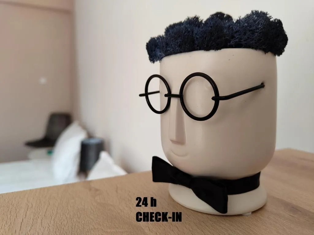 Image of Ten’s Apartment – spatios si linistit