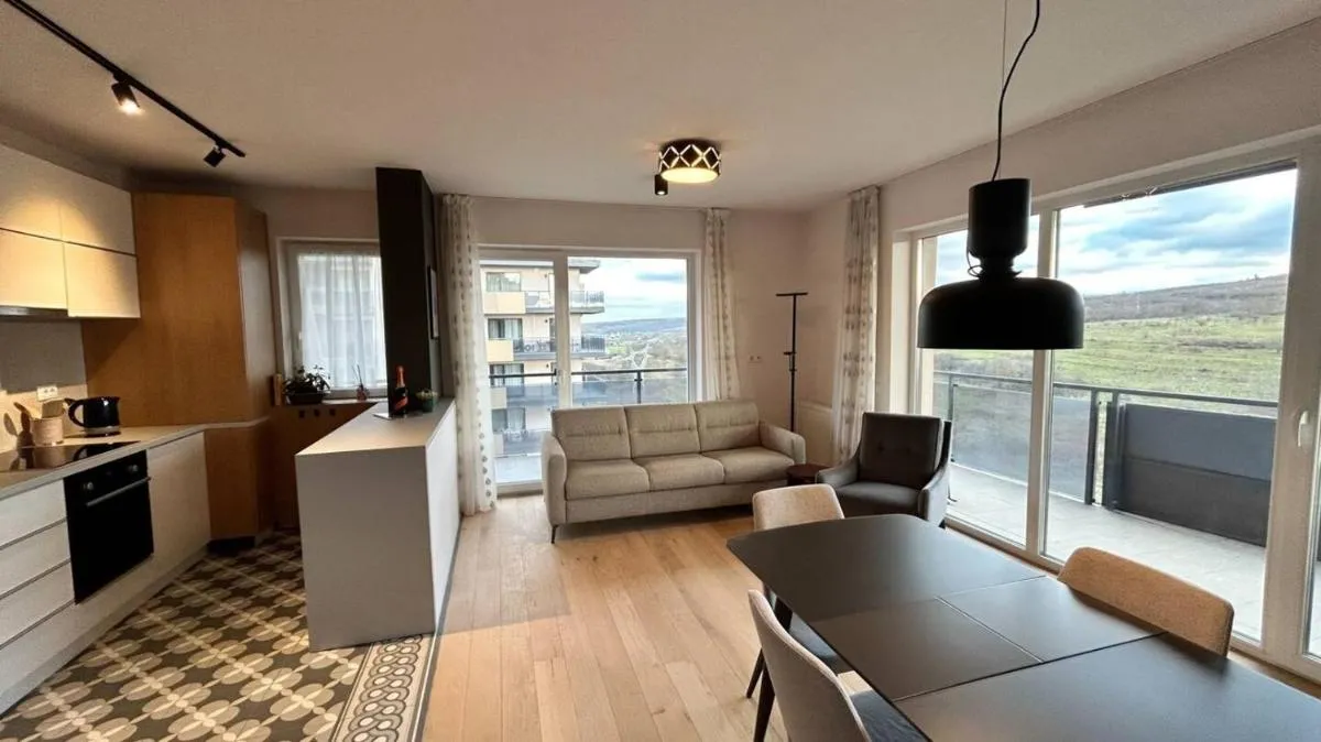 Image 2 of The Comfy Nest – Parking, King Size Bed, Smart Tv