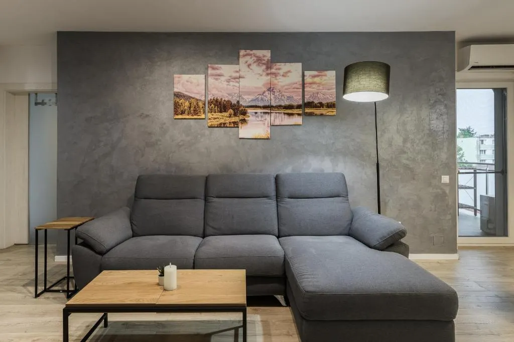 Image of The Grey Nest, FREE Private Parking