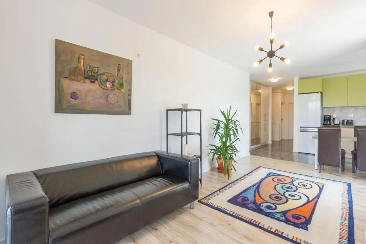 Image 3 of Top Floor View Penthouse