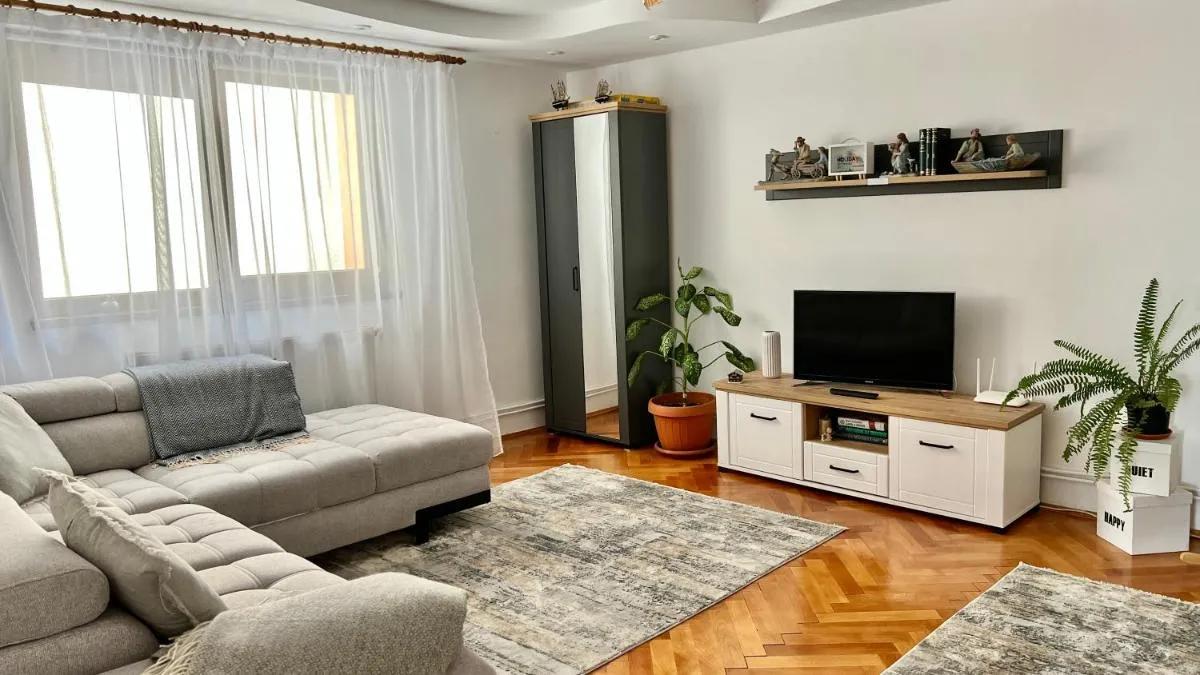 Image 4 of Travellers apartment