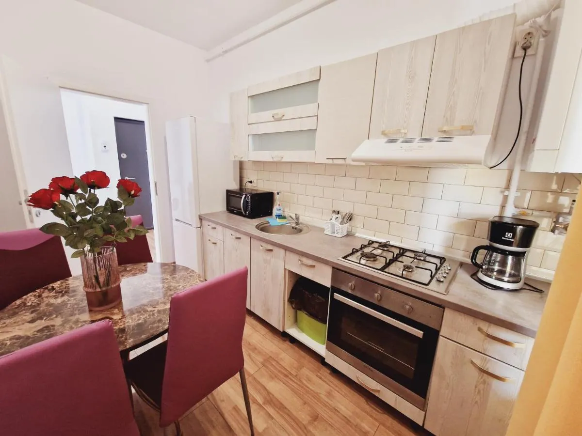 Image 3 of Ultracentral 5* Boutique Hotel style apartment. Brand new. 2 rooms. Spacious. Free parking