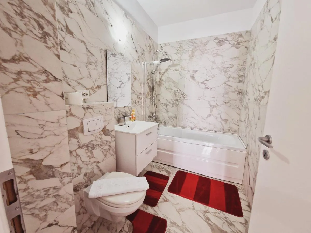 Image 2 of Ultracentral 5* Boutique Hotel style apartment. Brand new. 2 rooms. Spacious. Free parking