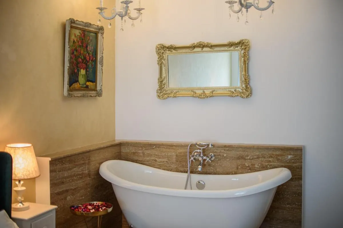 Image 2 of Ultracentral luxury apartment