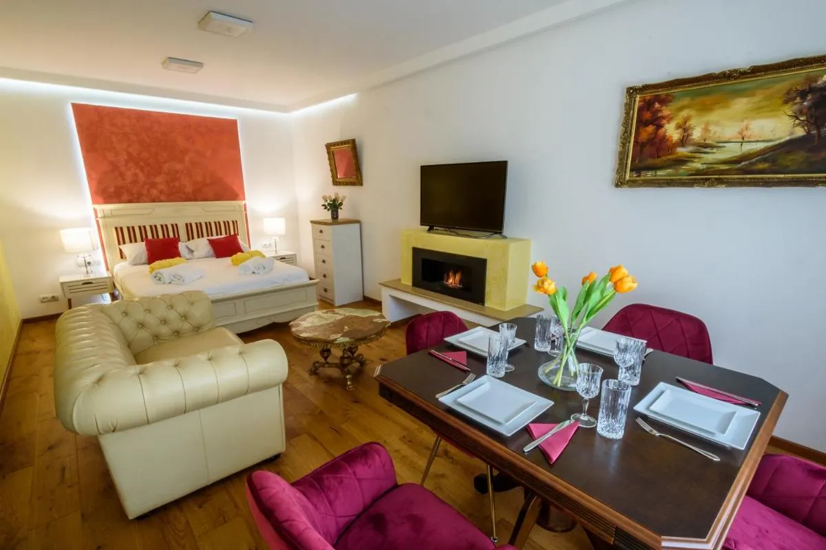 Image 4 of Ultracentral luxury apartment
