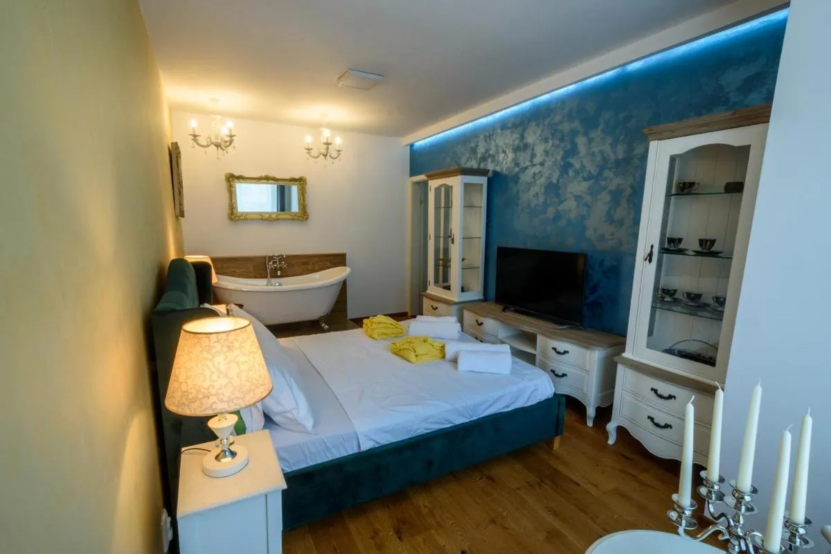 Image 1 of Ultracentral luxury apartment
