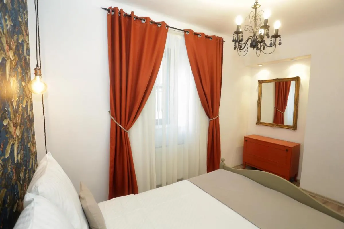 Image 4 of Union Square Apartment by NUX