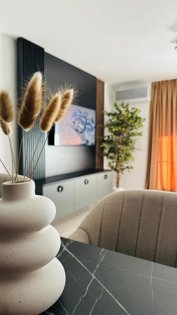 Image 3 of Urban Escape APT – Netflix & Max