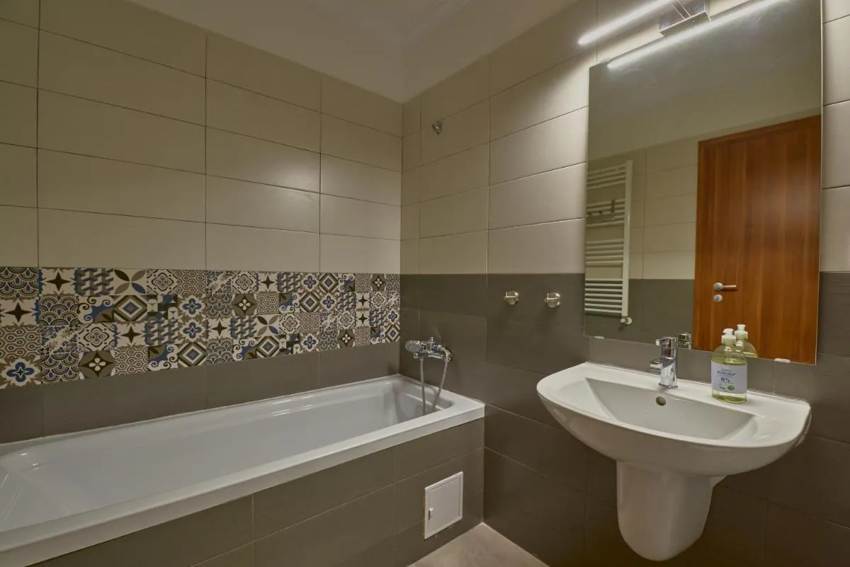 Image 2 of Velvet Apartment