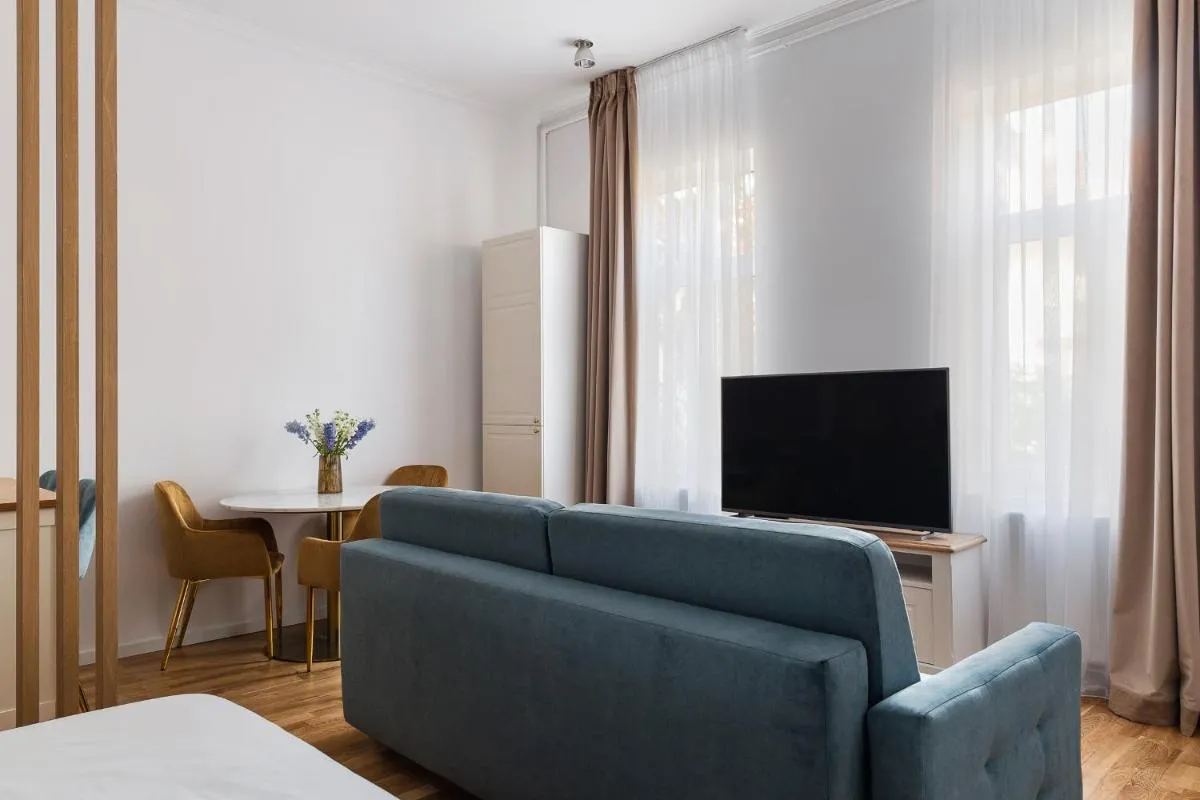 Image 4 of pedestrian street in city center for comfortable and beautiful stay with all comodities within walking distance